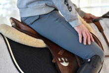 Load image into Gallery viewer, Oscar breeches, in the saddle
